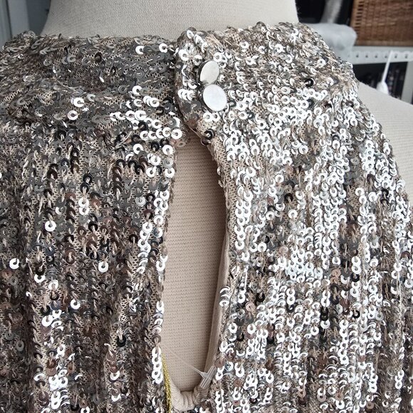 Cable and Gauge Metallic Halter Top - Picture 5 of 7